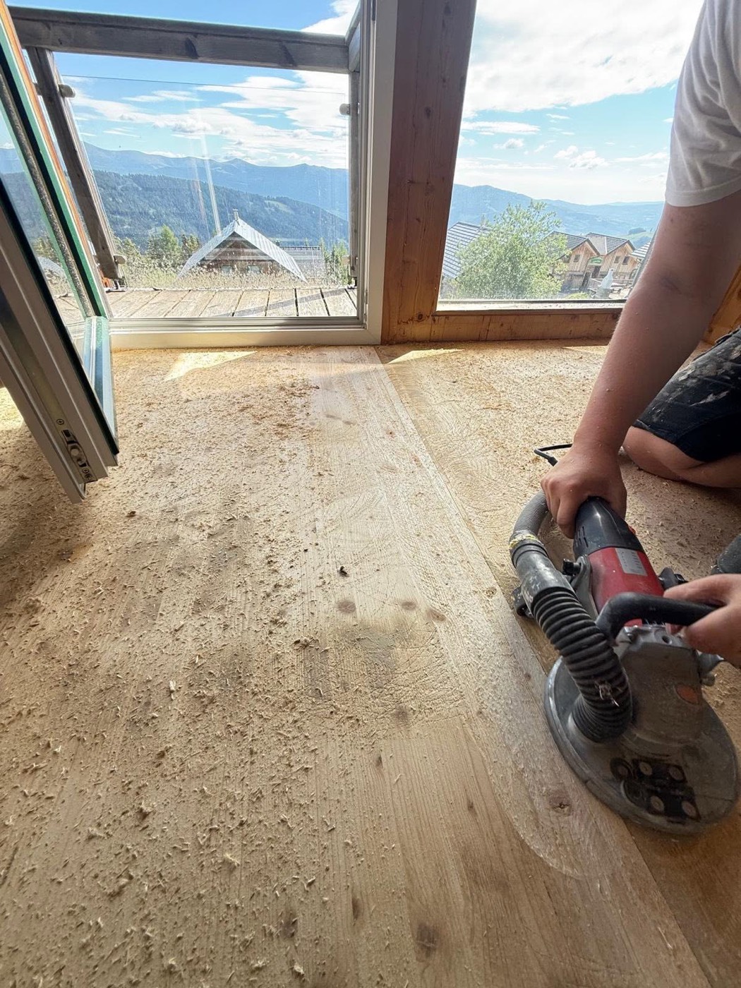 Kantenschleifen am Holzboden